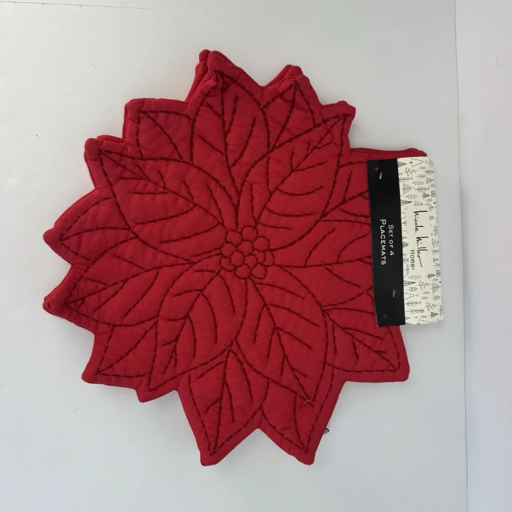 Nicole Miller Christmas Poinsettia Placemats Table Decor RED 100% POLYESTER NWT‎